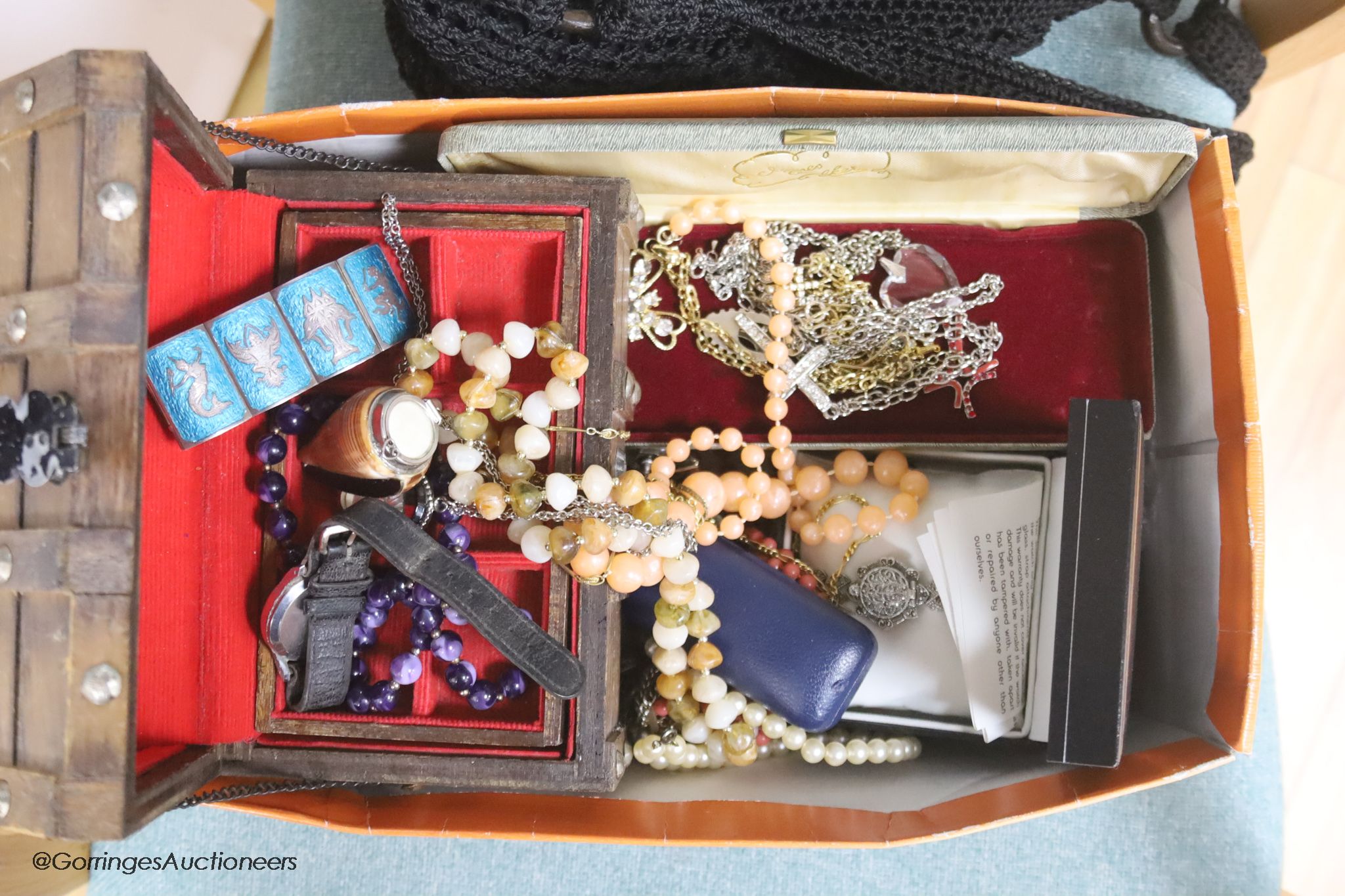 A mixed collection of vintage costume, silver and other jewellery, mixed wristwatches, yellow metal spectacle frames, etc to include white metal mounted shell snuff boxes, etc.